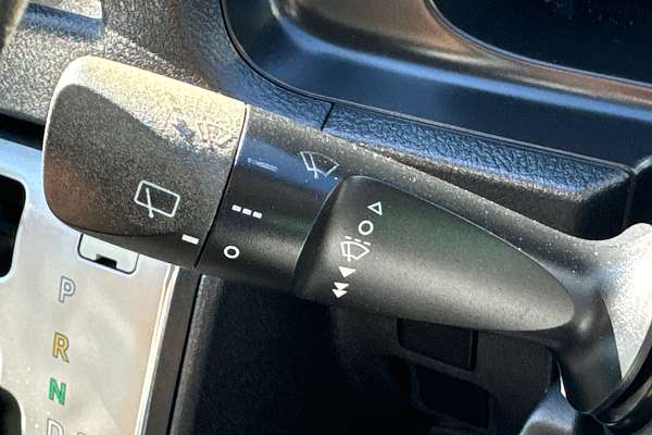 2018 Toyota Hiace Commuter KDH223R