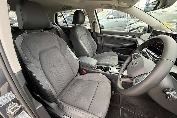2025 Volkswagen Golf 110TSI Style 8.5