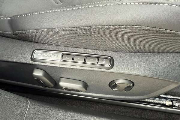 2025 Volkswagen Golf 110TSI Style 8.5