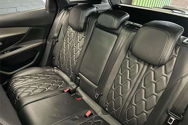 2017 Peugeot 3008 GT P84