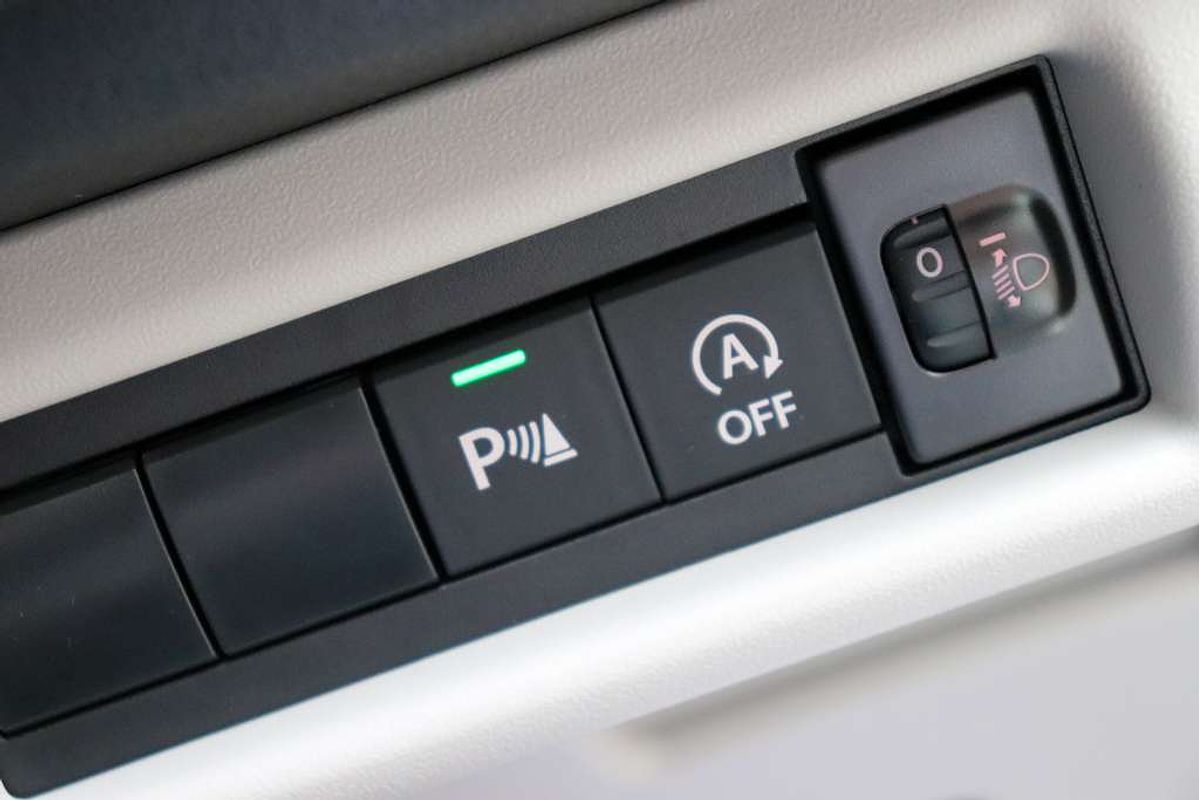 2025 Suzuki Swift Hybrid Plus UZ