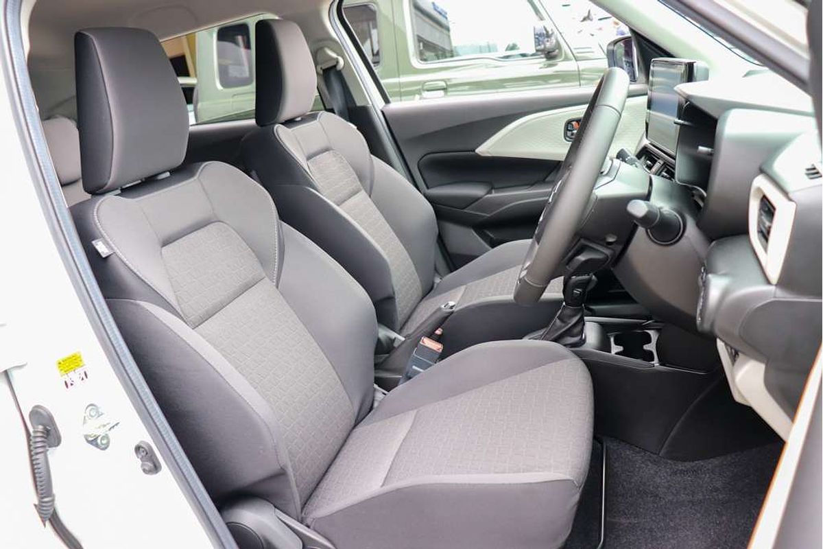 2025 Suzuki Swift Hybrid Plus UZ