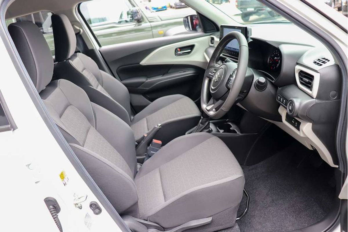2025 Suzuki Swift Hybrid Plus UZ