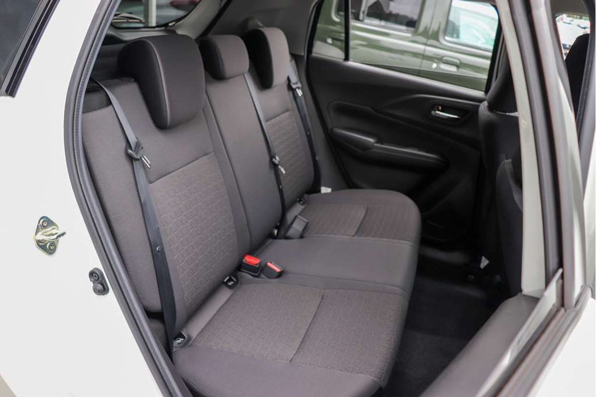 2025 Suzuki Swift Hybrid Plus UZ
