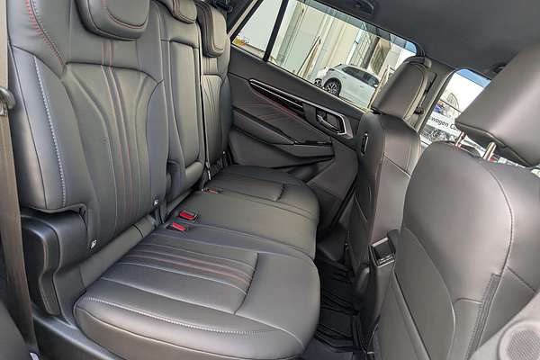 2025 Isuzu MU-X X-TERRAIN