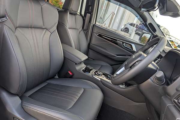 2025 Isuzu MU-X X-TERRAIN
