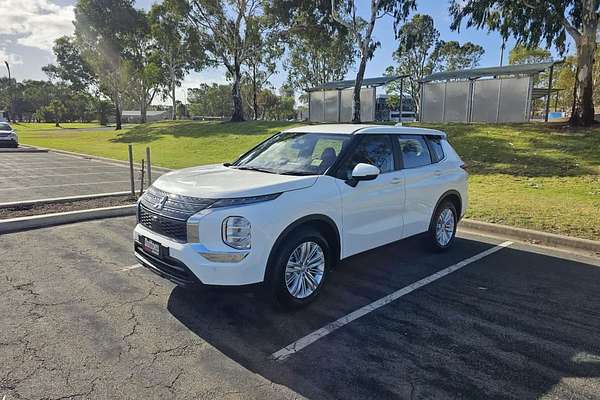 2024 Mitsubishi Outlander ES ZM