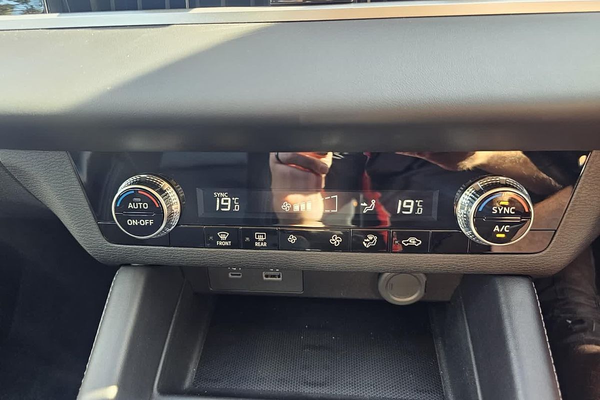 2024 Mitsubishi Outlander ES ZM