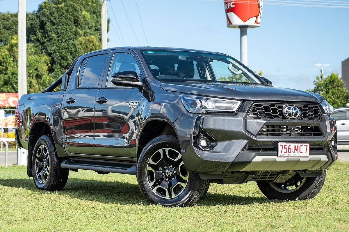 2025 Toyota Hilux SR5 48V GUN126R 4X4