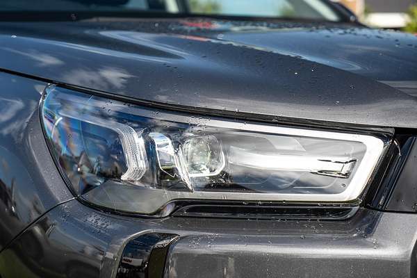 2025 Toyota Hilux SR5 48V GUN126R 4X4