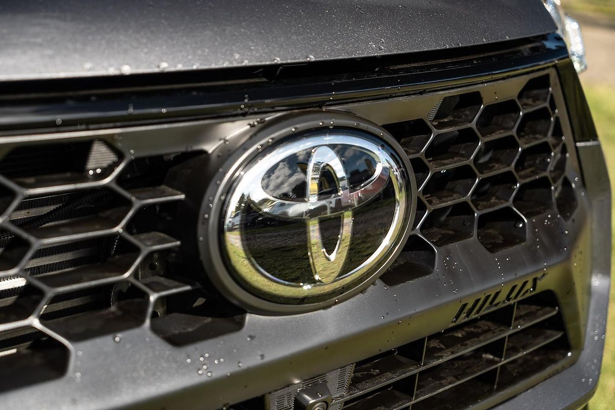 2025 Toyota Hilux SR5 48V GUN126R 4X4