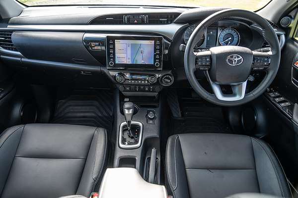 2025 Toyota Hilux SR5 48V GUN126R 4X4