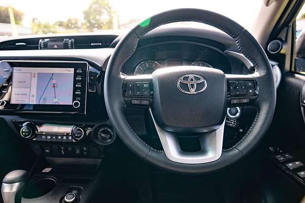 2025 Toyota Hilux SR5 48V GUN126R 4X4