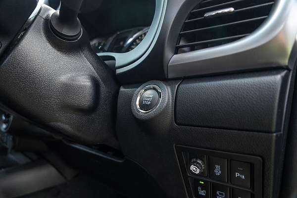 2025 Toyota Hilux SR5 48V GUN126R 4X4