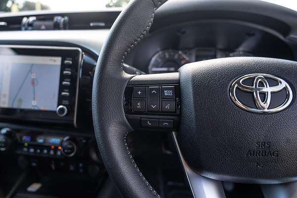 2025 Toyota Hilux SR5 48V GUN126R 4X4