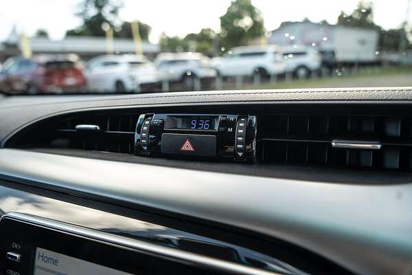 2025 Toyota Hilux SR5 48V GUN126R 4X4