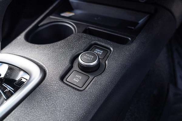 2025 Toyota Hilux SR5 48V GUN126R 4X4