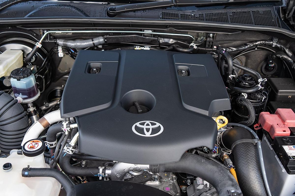2025 Toyota Hilux SR5 48V GUN126R 4X4