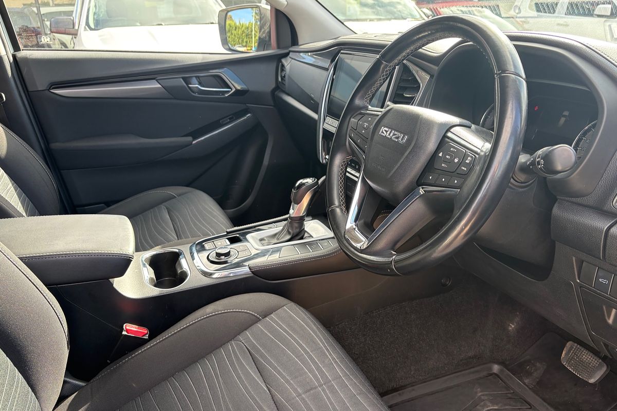 2021 Isuzu MU-X LS-U