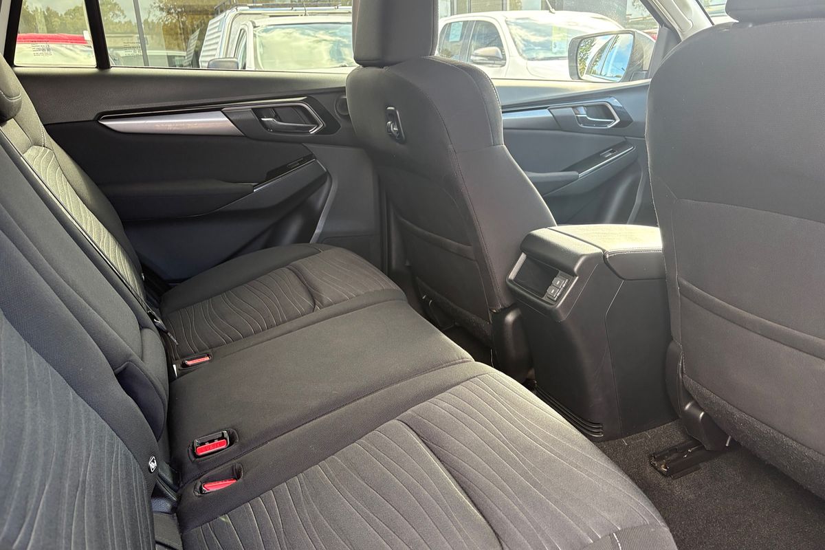 2021 Isuzu MU-X LS-U