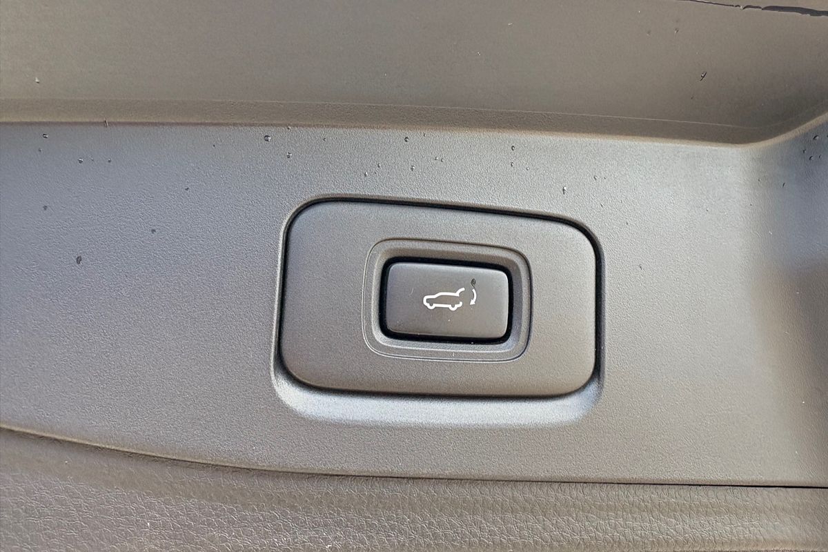 2021 Isuzu MU-X LS-U