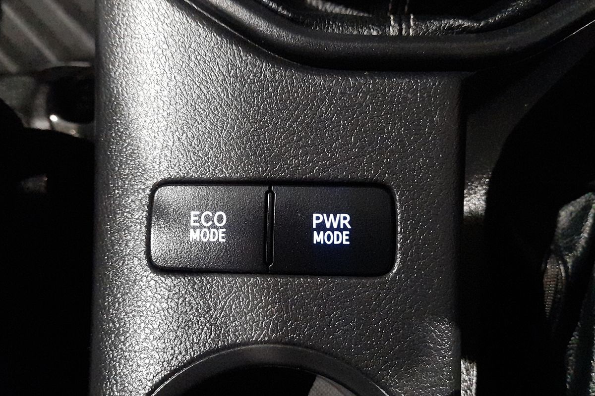 2019 Toyota Hilux SR GUN126R 4X4