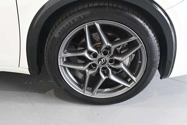 2019 INFINITI Q30 Sport H15
