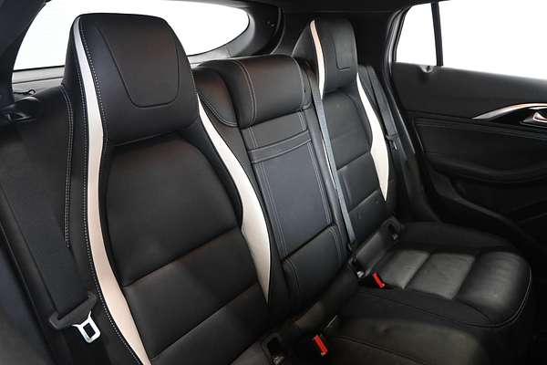 2019 INFINITI Q30 Sport H15