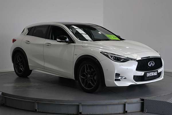 2019 INFINITI Q30 Sport H15