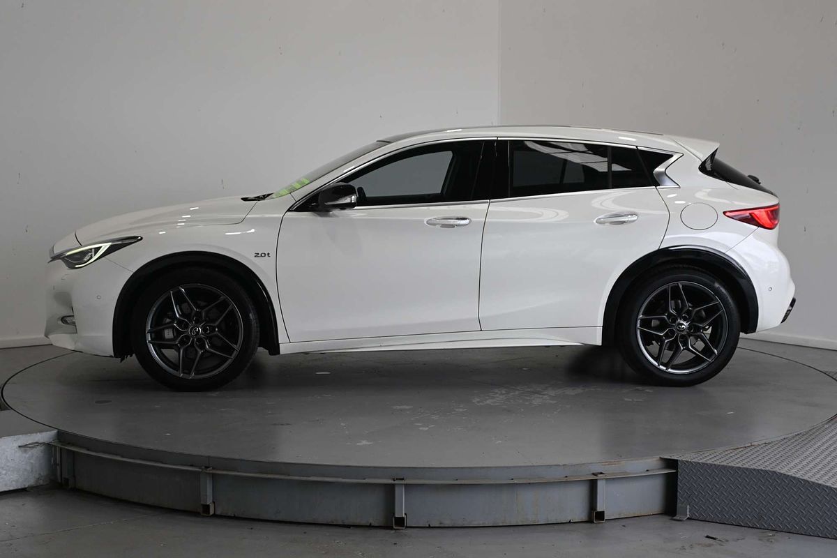 2019 INFINITI Q30 Sport H15