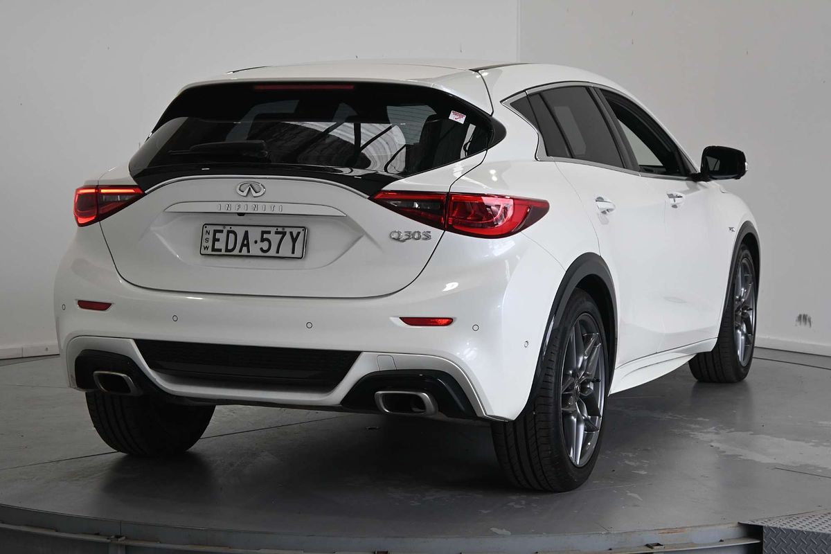 2019 INFINITI Q30 Sport H15