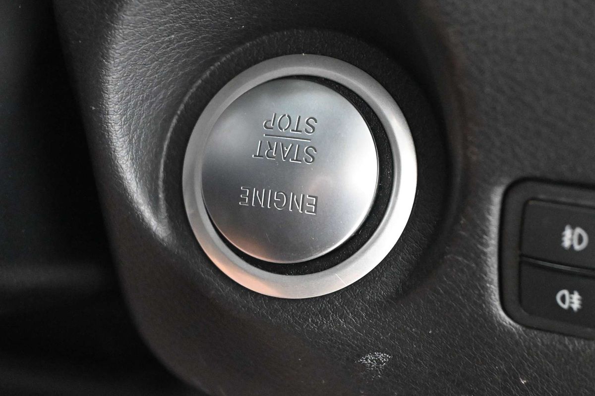 2019 INFINITI Q30 Sport H15