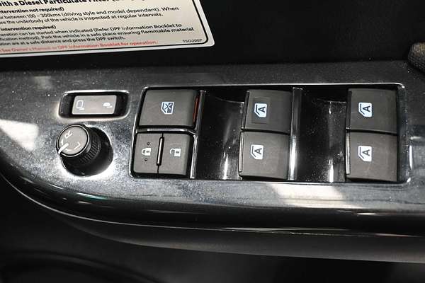2020 Toyota Hilux SR5 GUN126R 4X4