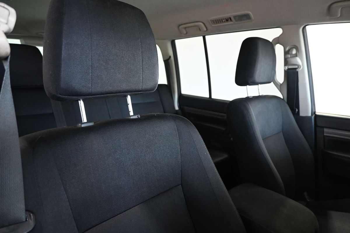 2016 Mitsubishi Pajero GLX NX