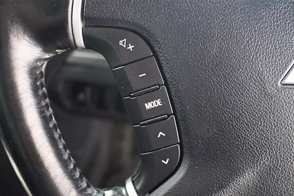 2016 Mitsubishi Pajero GLX NX