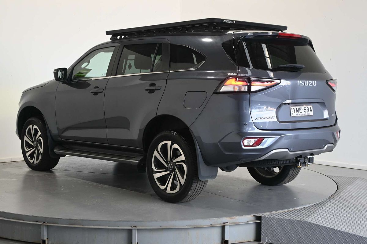 2022 Isuzu MU-X LS-T