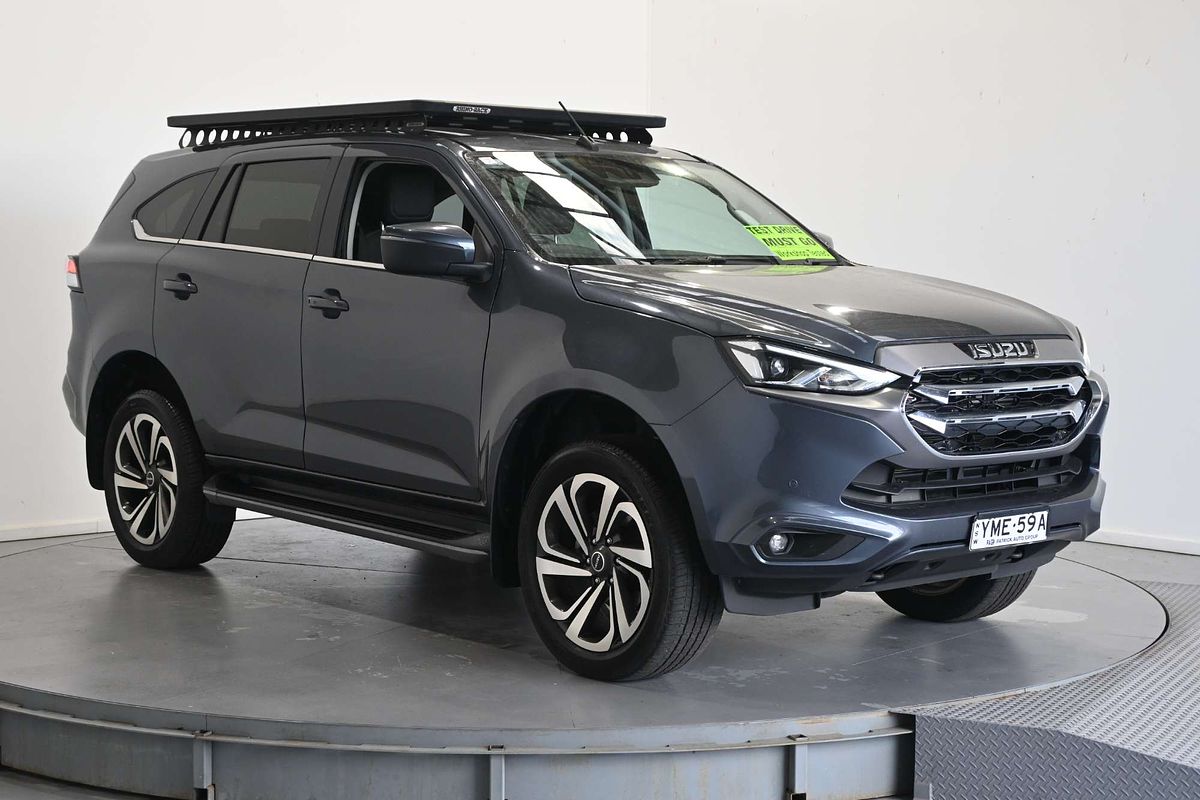 2022 Isuzu MU-X LS-T