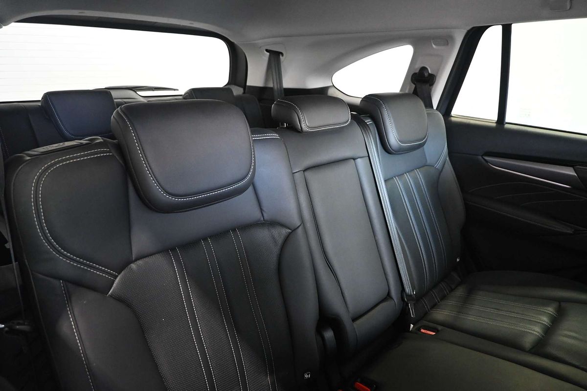 2022 Isuzu MU-X LS-T