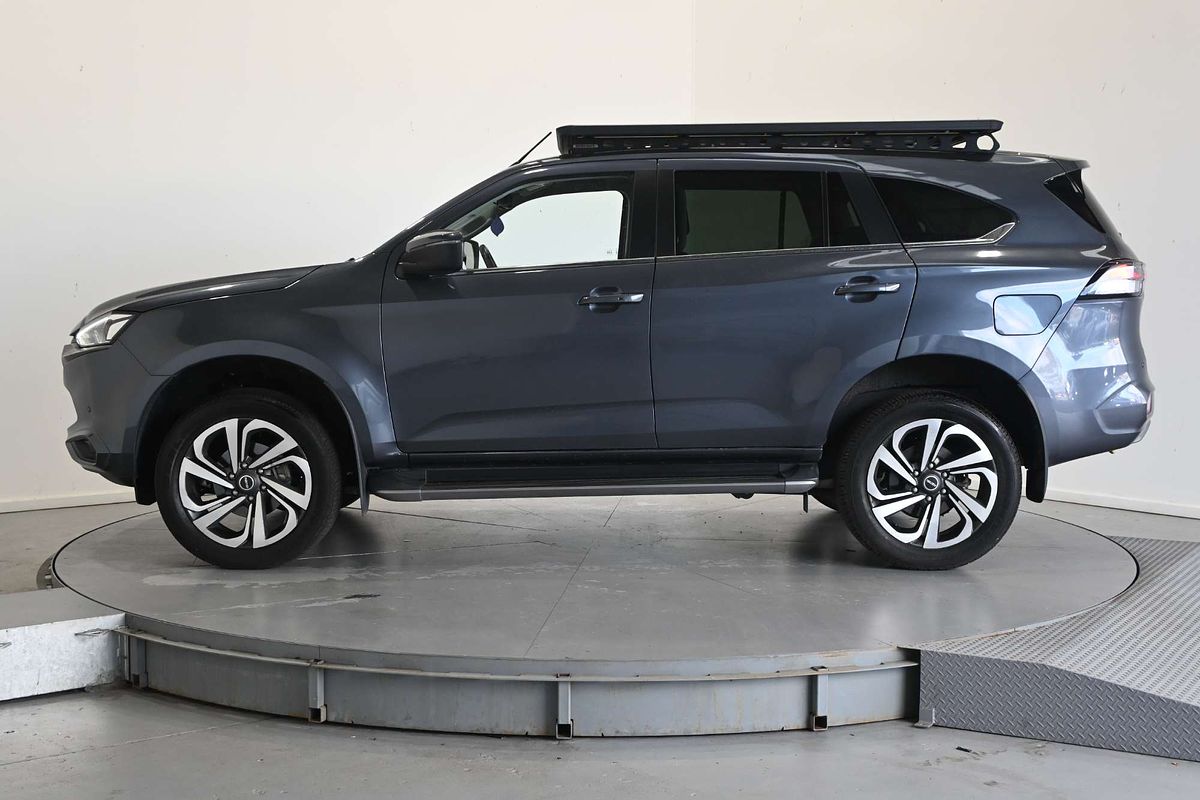 2022 Isuzu MU-X LS-T