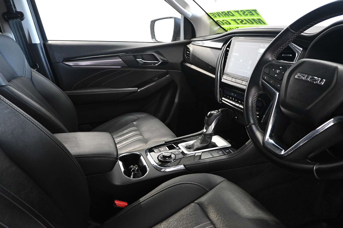 2022 Isuzu MU-X LS-T