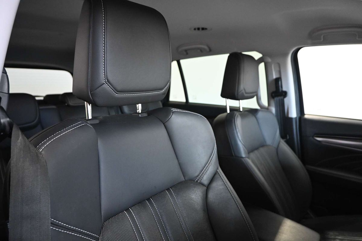 2022 Isuzu MU-X LS-T
