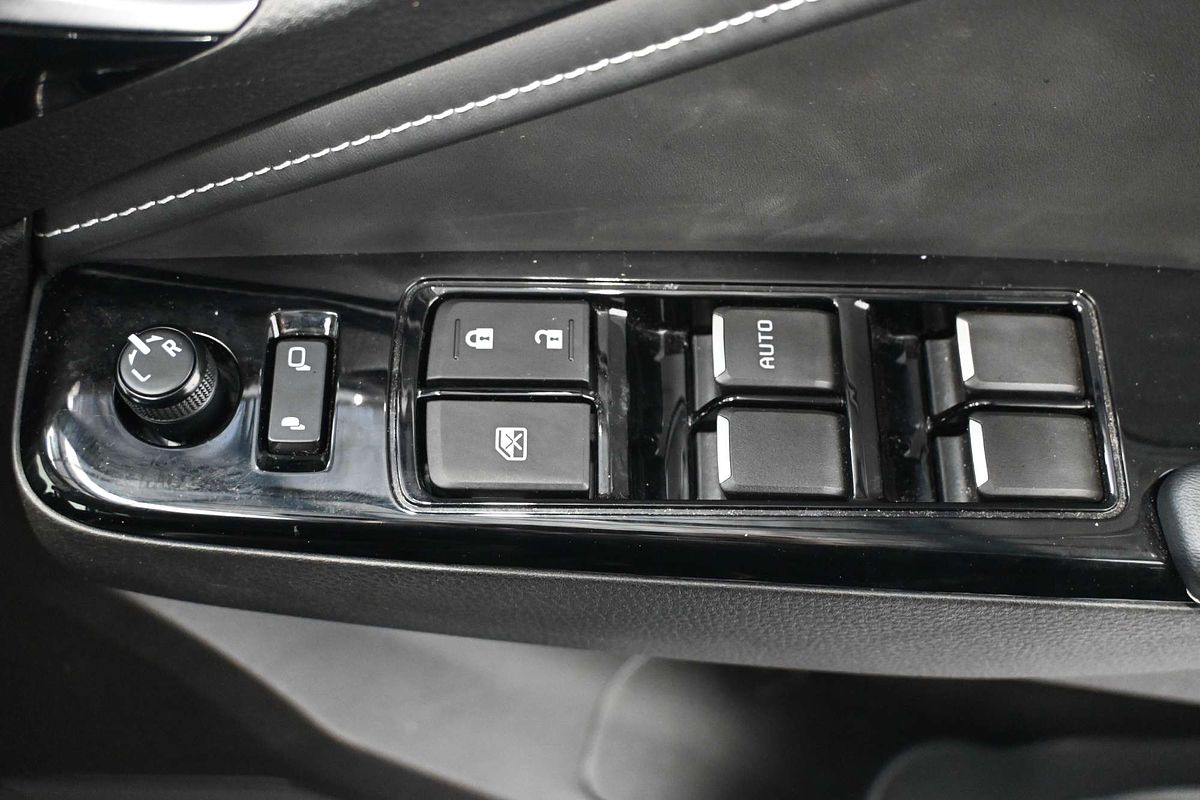2022 Isuzu MU-X LS-T