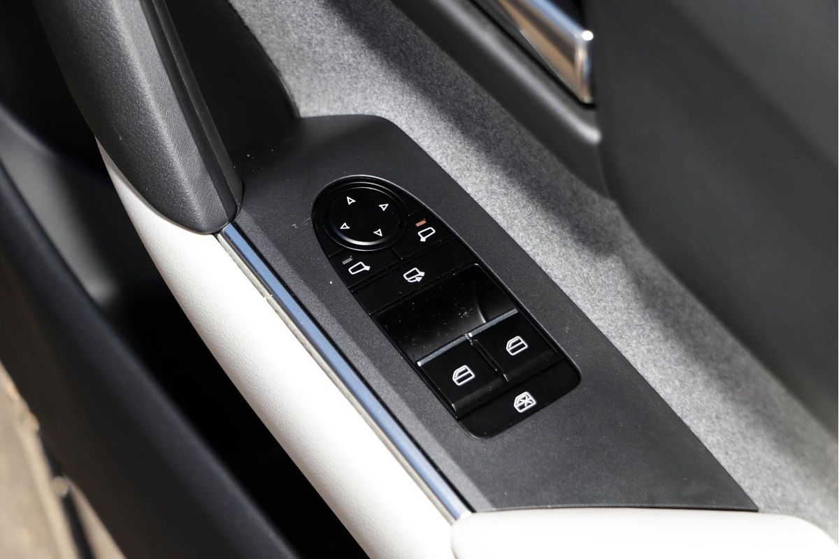 2023 Mazda MX-30 G20e Evolve DR Series