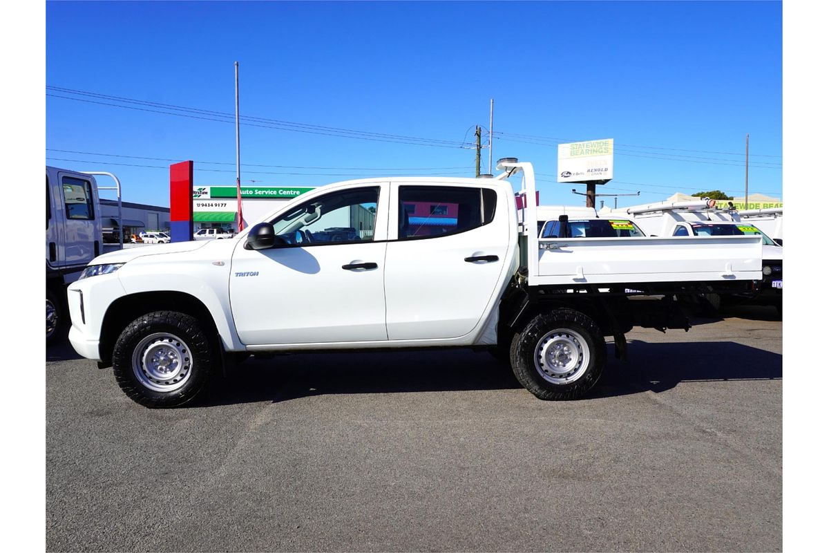 2022 Mitsubishi Triton GLX MR 4X4