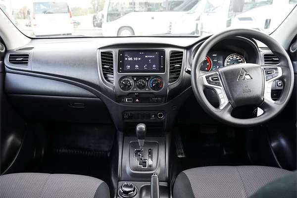 2022 Mitsubishi Triton GLX MR 4X4