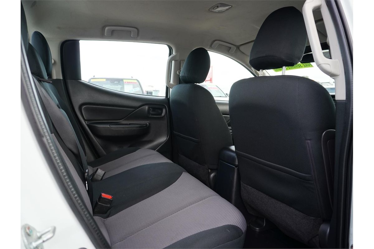 2022 Mitsubishi Triton GLX MR 4X4