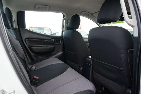 2022 Mitsubishi Triton GLX MR 4X4