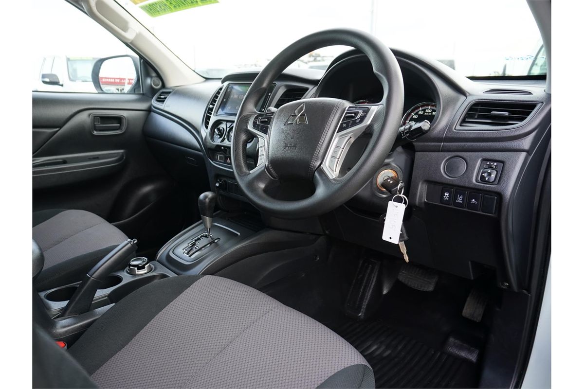 2022 Mitsubishi Triton GLX MR 4X4