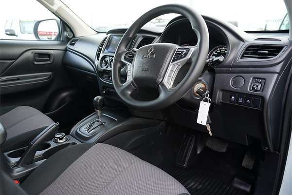2022 Mitsubishi Triton GLX MR 4X4