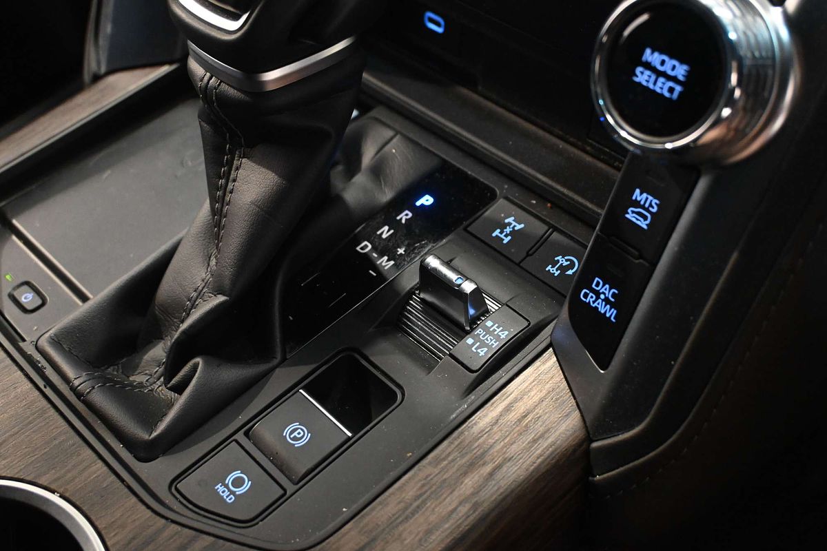 2024 Toyota Landcruiser VX FJA300R